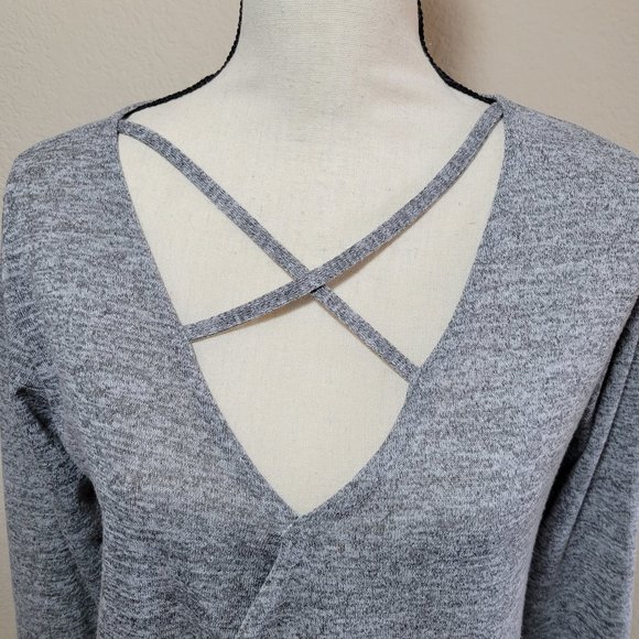 Womens Gray Long Sleeve Medium 10 Top Wrap Bubble Hem Cut Out Boutique - Picture 5 of 5